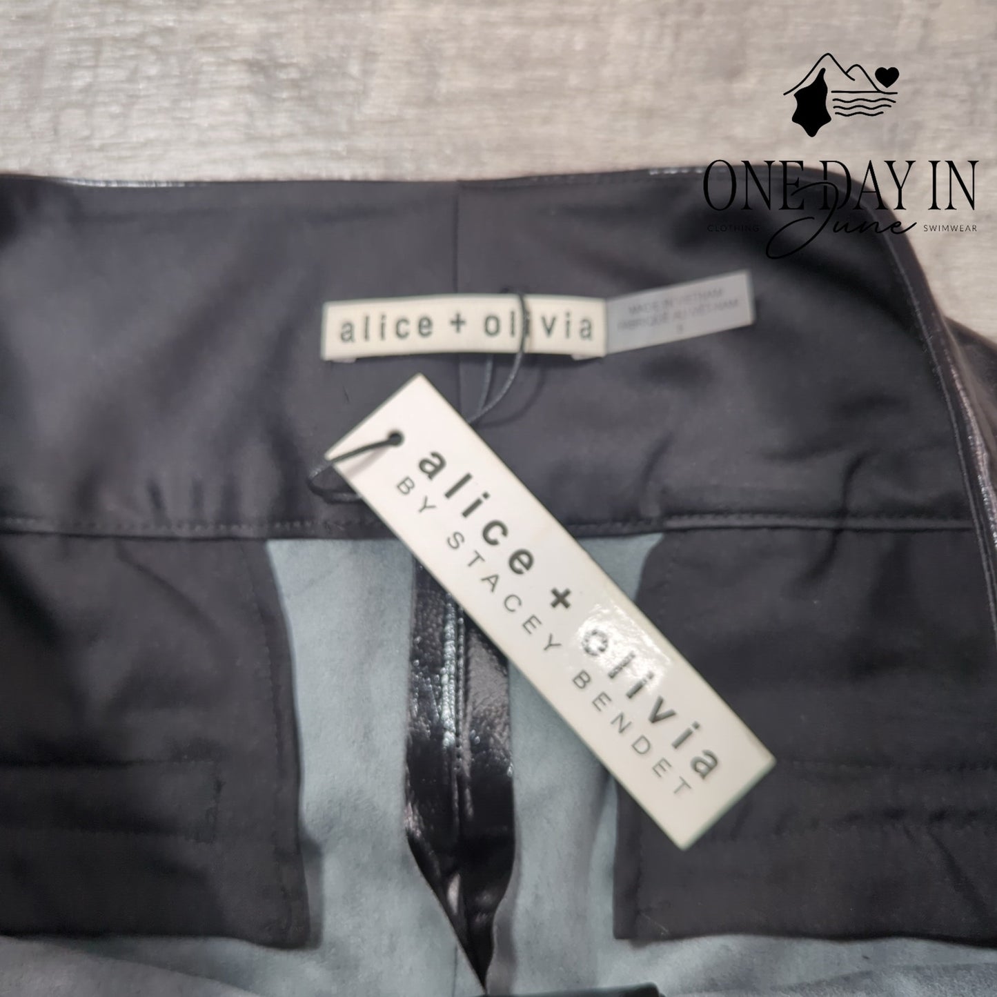 Alice + Olivia Faux Leather Bootcut Pants Black High Gloss NWT Size 8