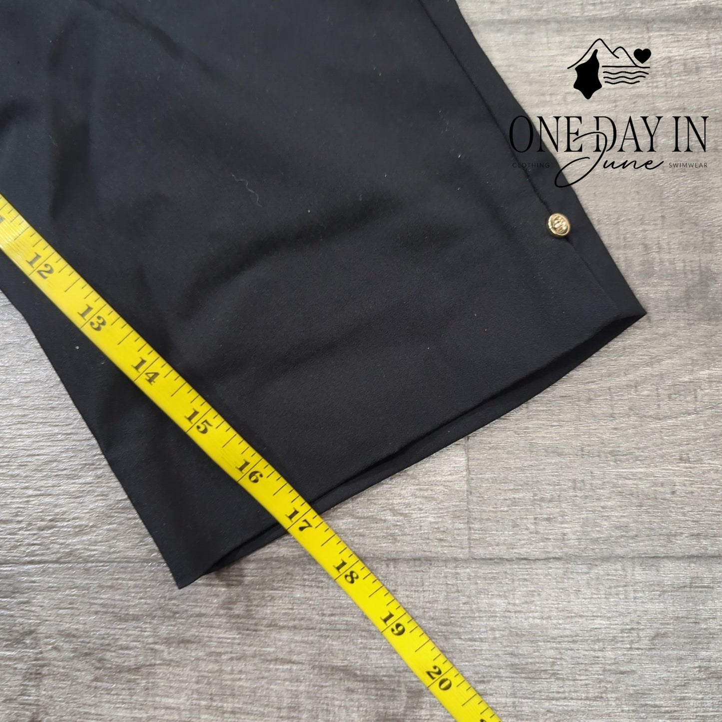 Chico's Bridgette Slim Leg Crop Pants Size Chico's 1.5 (10)