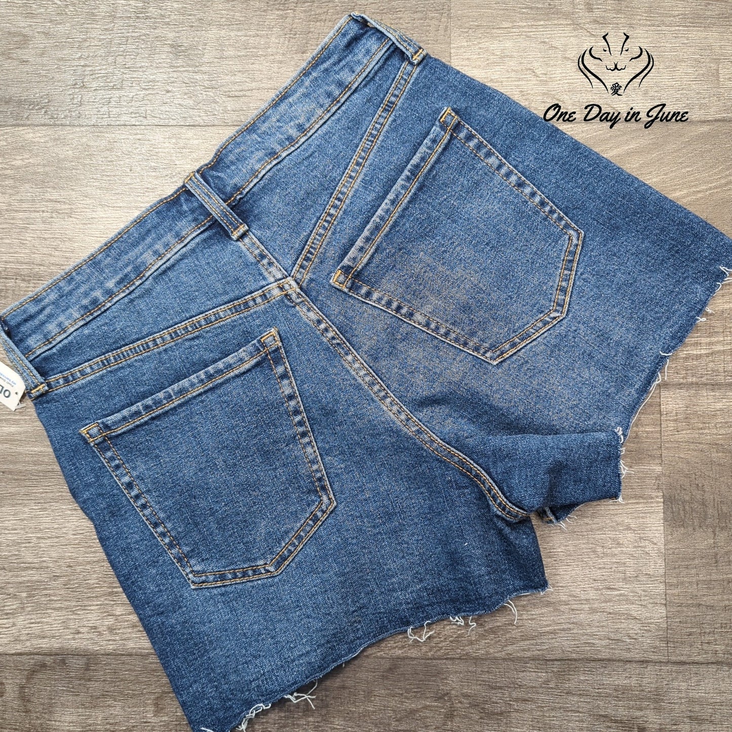 Old Navy Sky hi A Line Denim Shorts Size 6