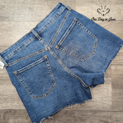 Old Navy Sky hi A Line Denim Shorts Size 6