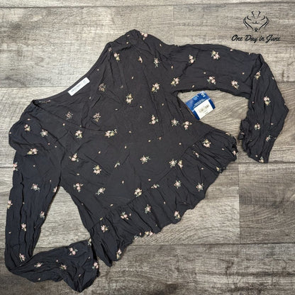 Arizona Jean Co. Juniors Floral Peplum Top Black Long Sleeve Boho NWT Size XS
