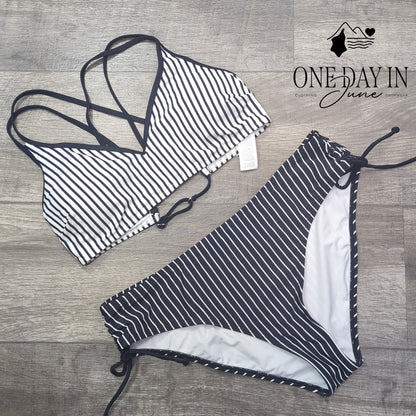 Cupshe Ruched Side Striped Bikini Swimsuit Size XL