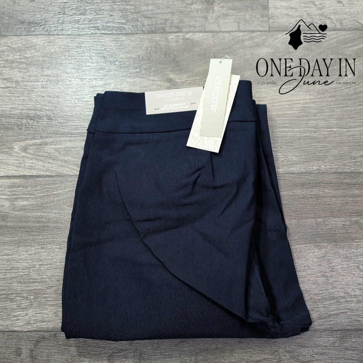 Chico's So Slimming Brigitte Slim Leg Pants Navy Blue Pull On NWT Size  (10)