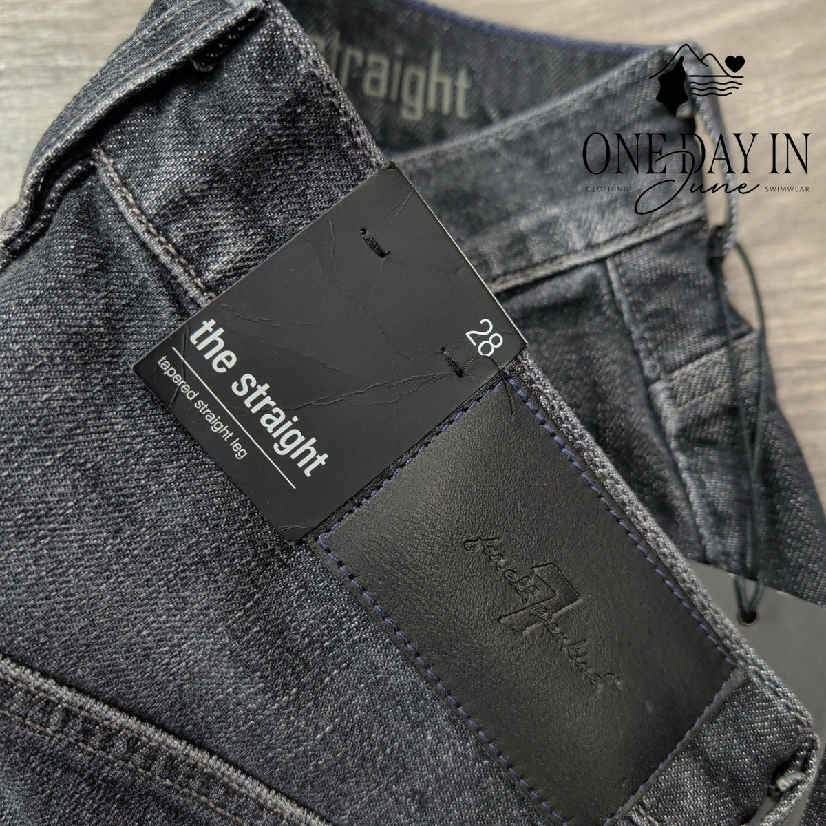 7 For All Mankind The Straight Jeans Black Distressed Straight NWT Size 28X34