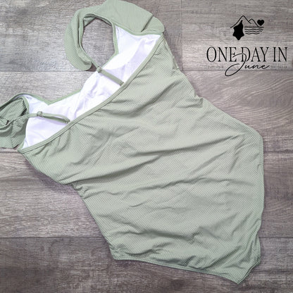 Charmo Ribbed Ruffle Shoulder Keyhole One Piece Swimsuit Size 2XL