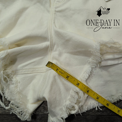 Good American Cut Off Denim Shorts Cloud White Frayed Hem NWT Size 16