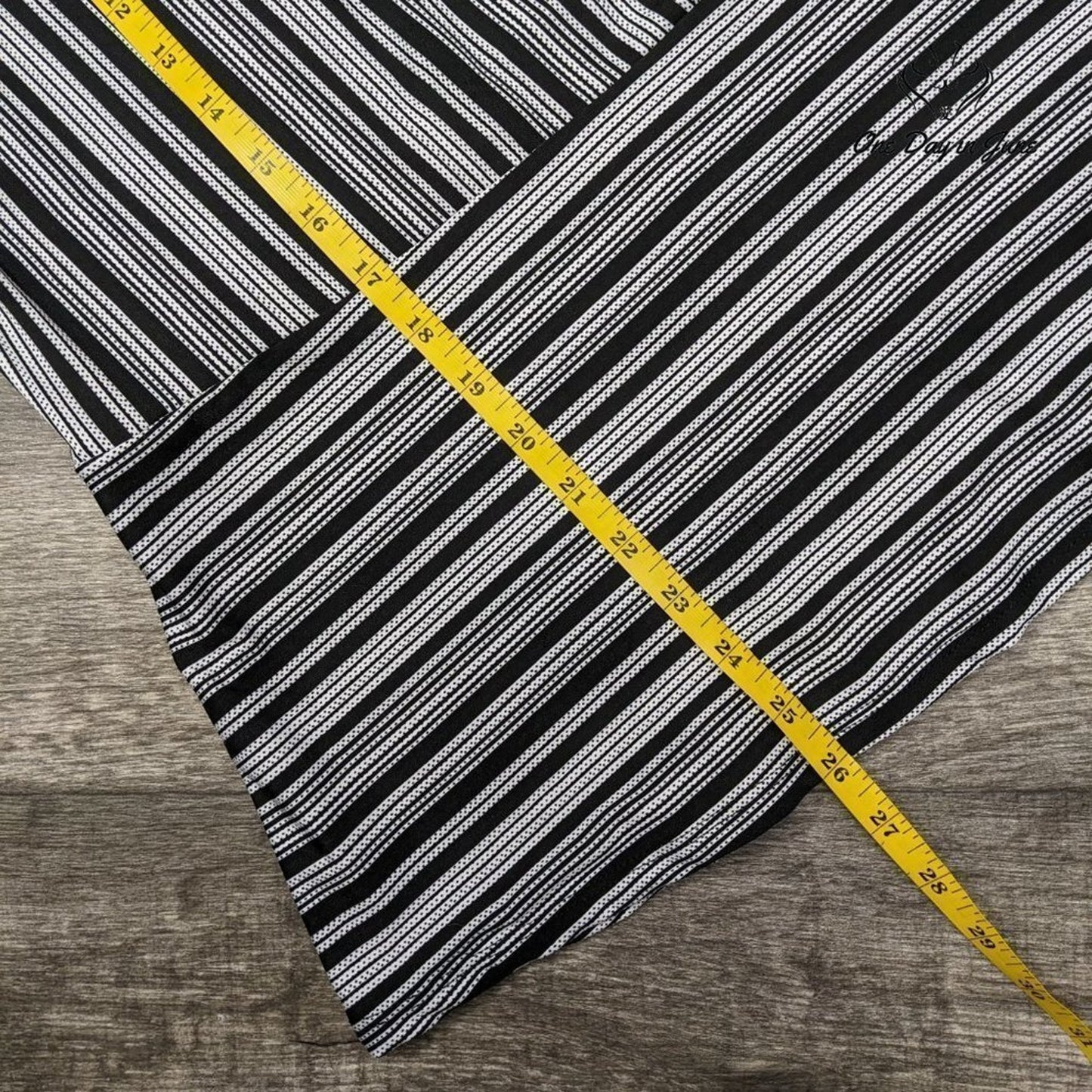 Robert Louis Short Sleeve Cross Front Top Size L