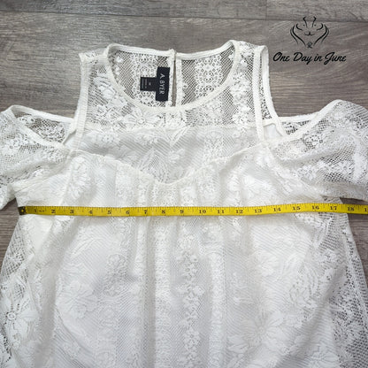 A. Byer Cold Shoulder Top Size M