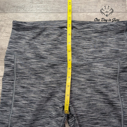 Iuga Capri Yoga Pants Size L