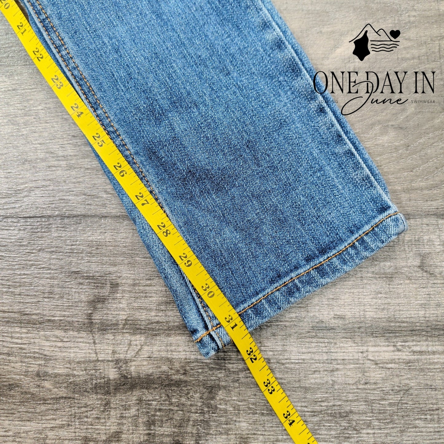 Cello Jeans Juniors High Rise Straight Leg Jeans Size 1