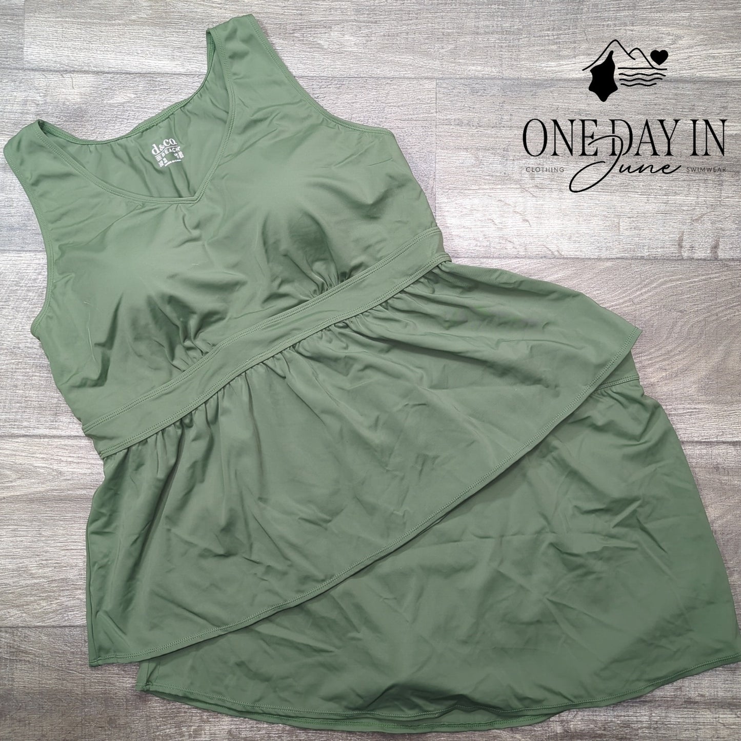 D&Co. Skirted Tankini Swimsuit Size 16