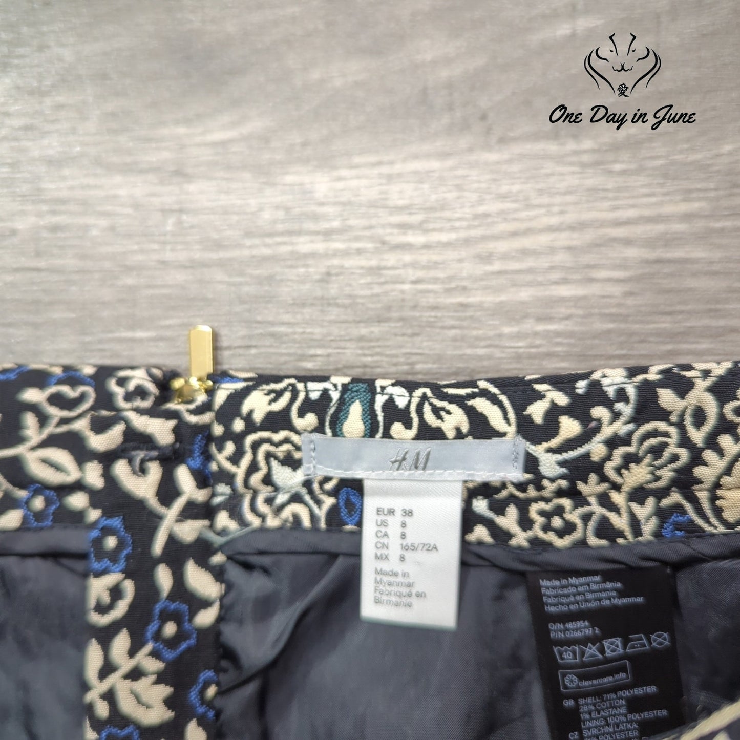 H&M Lined Mini Skirt Size 8