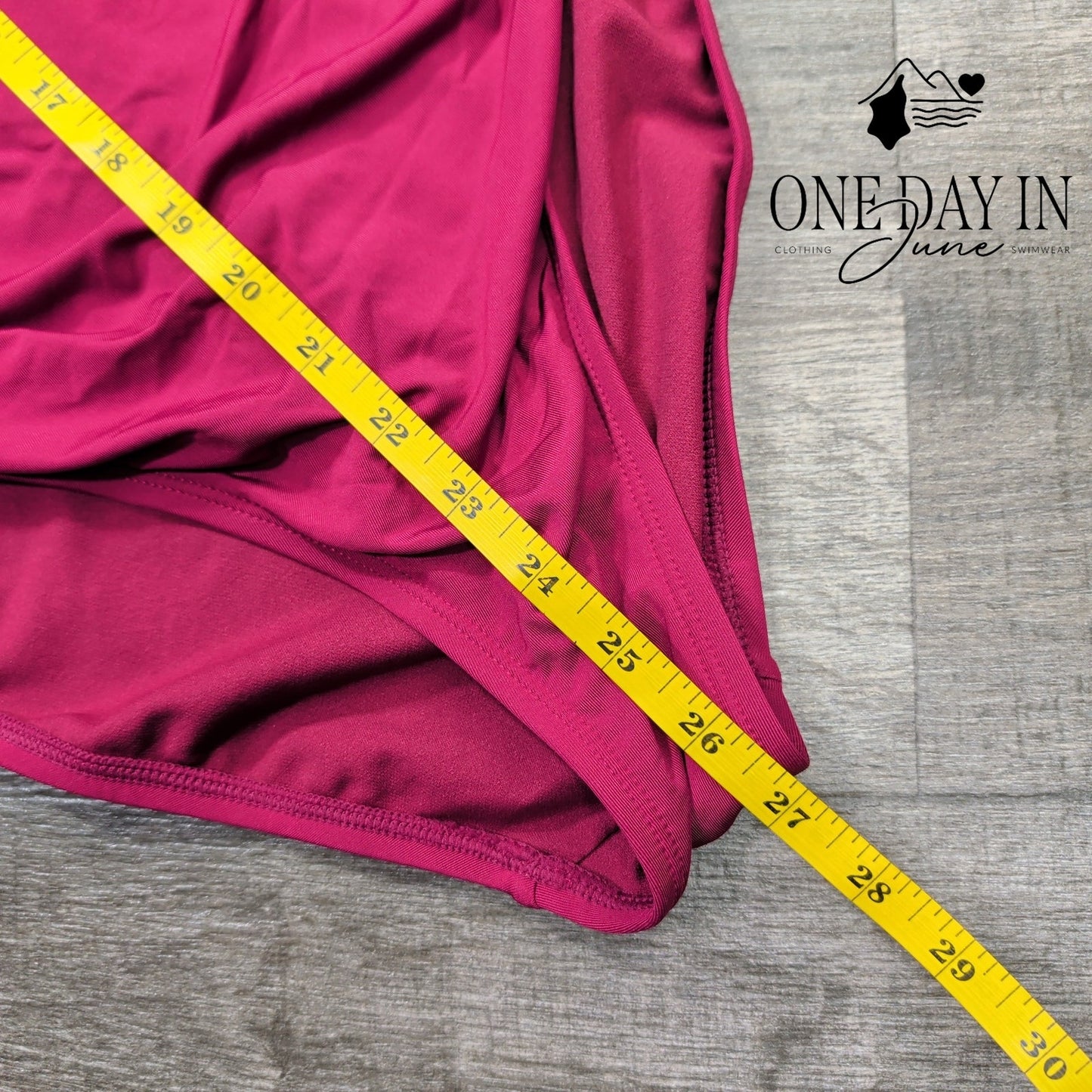 Jantzen Ring Front One Piece Swimsuit Size 8