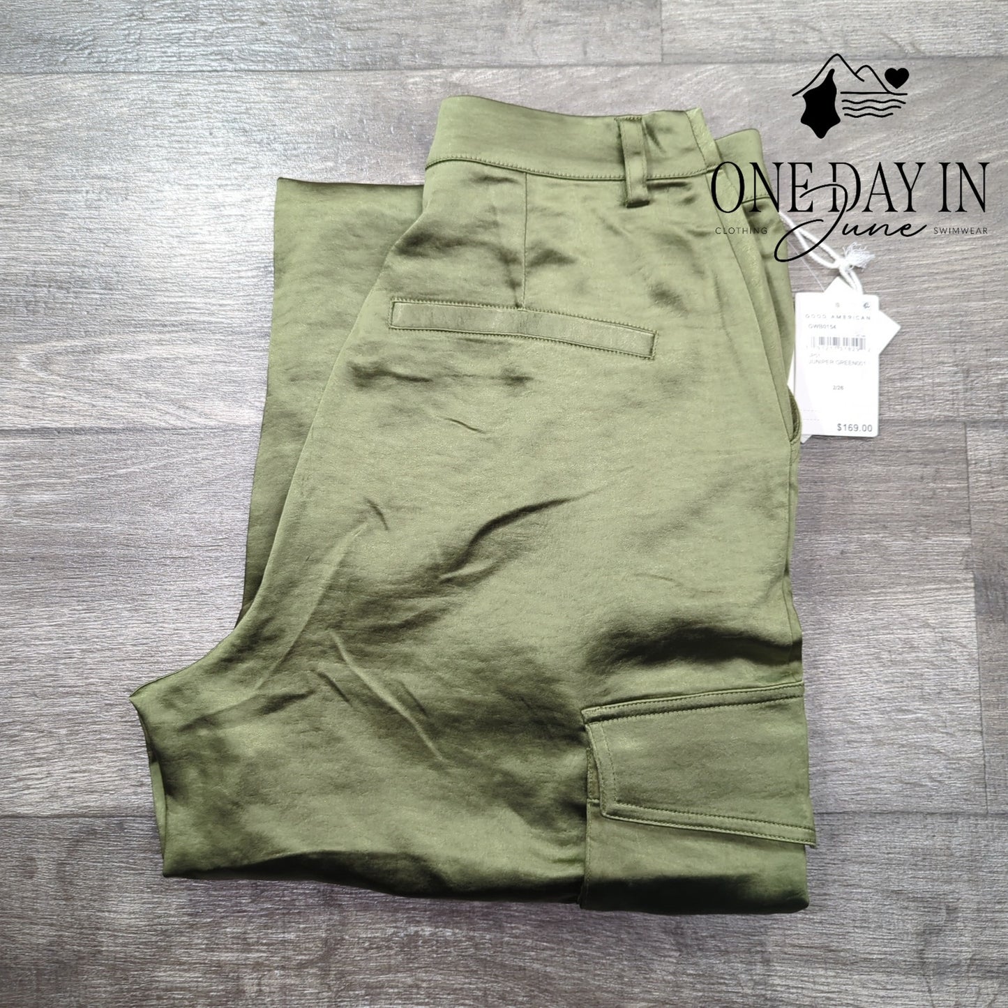 Good American Sateen Cargo Pants Size 2