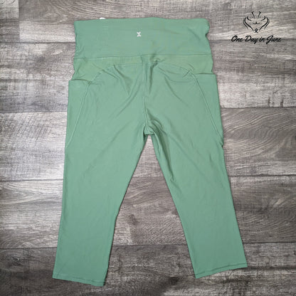 Xersion High Rise Capri Legging Size XL