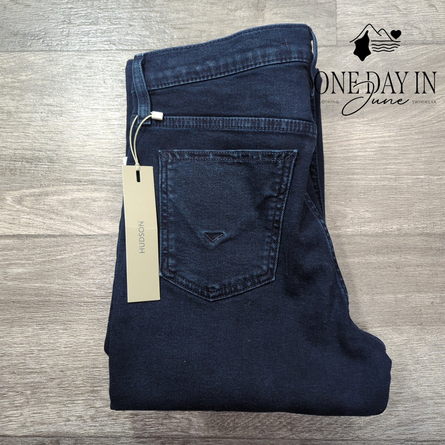 Hudson Barbara High Rise Baby Boot Petite Jeans Dark Wash NWT $195 Size 8 (29)