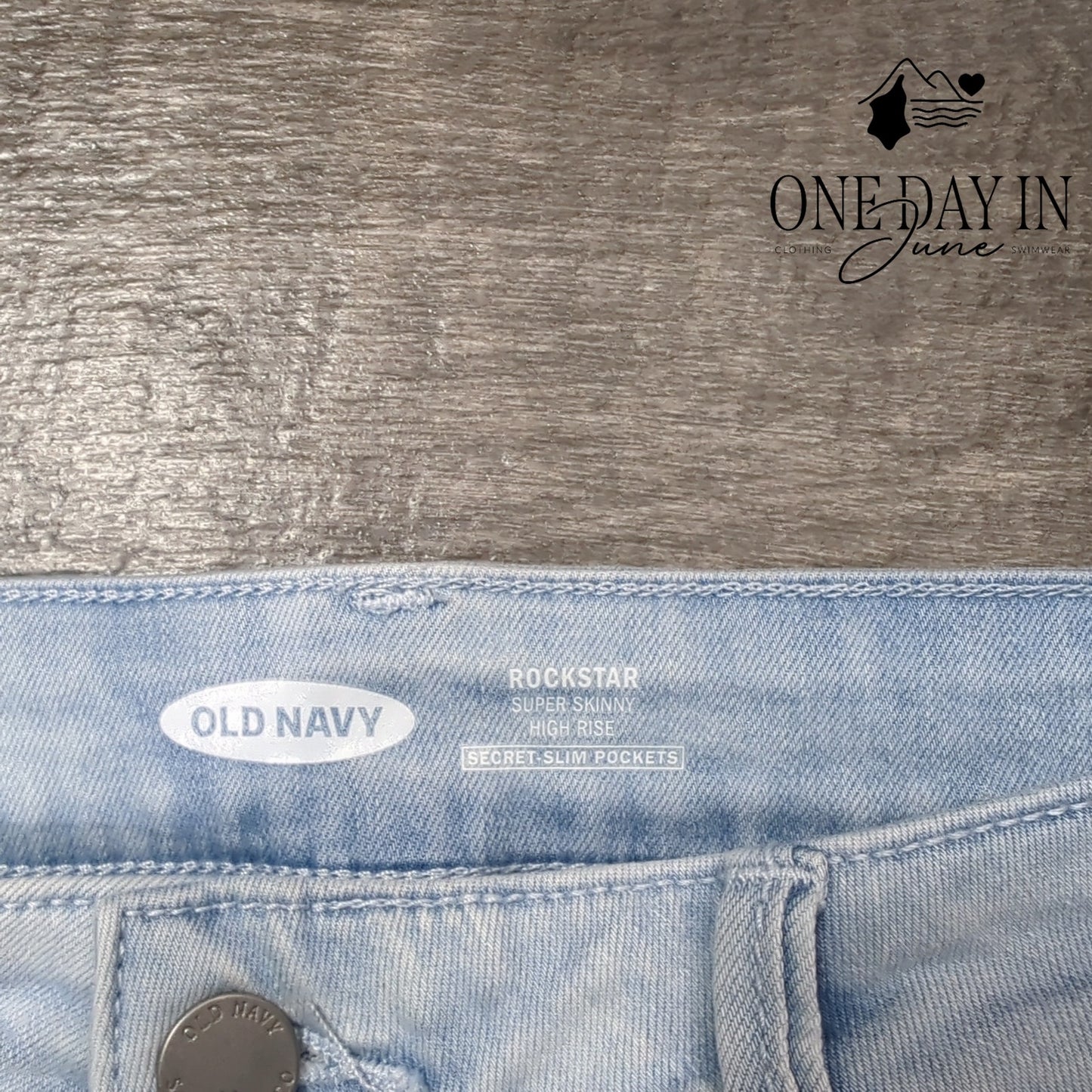 Old Navy Rockstar Super Skinny High Rise Size 12