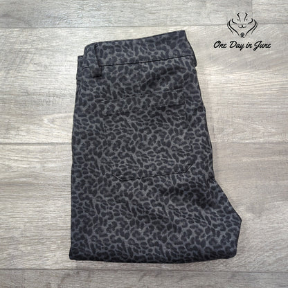 Calvin Klein Grey Leopard Skinny Pants Size 4