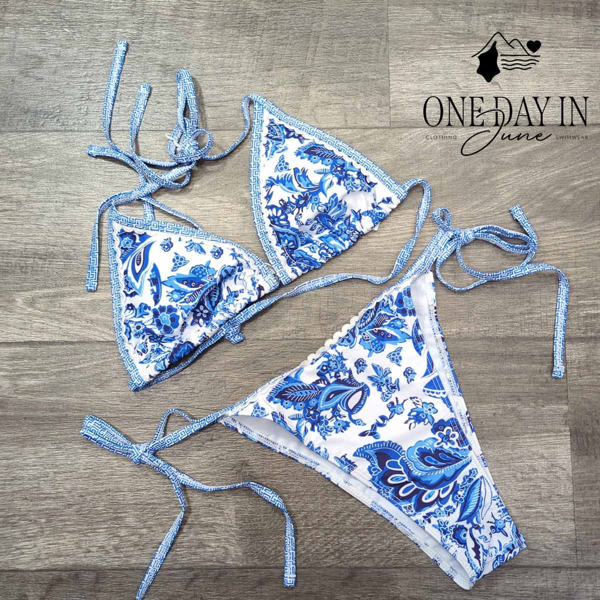 CharmLeaks Blue White Floral Paisley Triangle Tie Side Bikini Swimsuit Size M