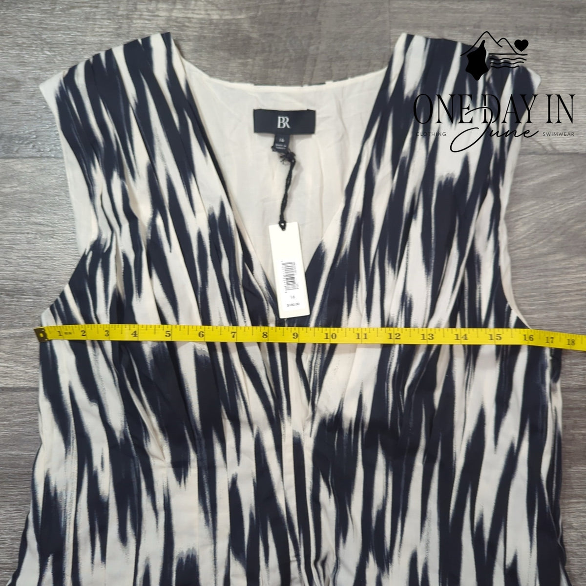 BR Banana Republic Ikat Fit Flare Dress Black White V Neck NWT Size 16