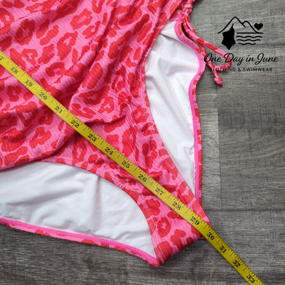 Charmleaks Plus Size Ruched Sides One Piece Swimsuit Size 2XL