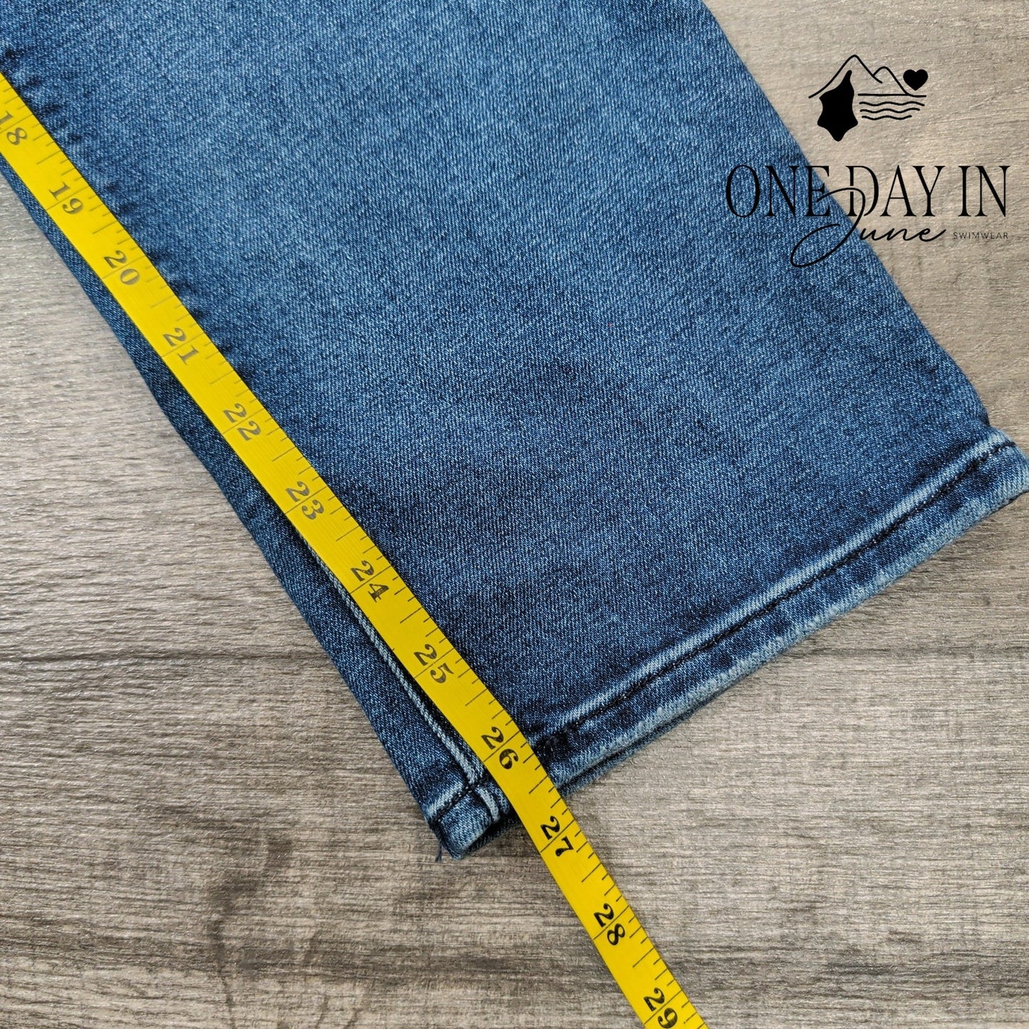 Hudson Nico Maternity Straight Ankle Jeans Blue Side Panel NWT $195 Size 4 (27)