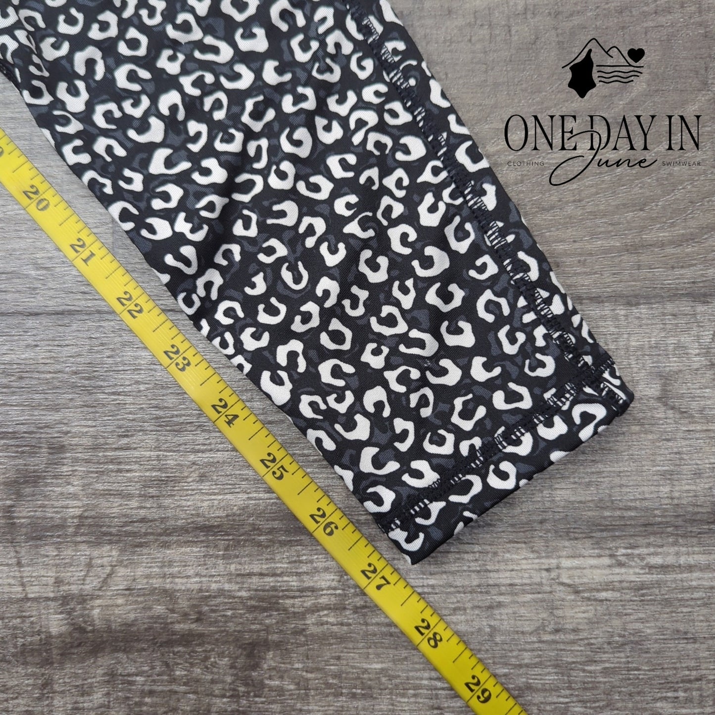 Cabana Ankle Yoga Leggings Size M