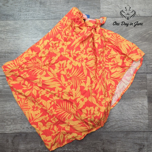 Arizona Jean Co. Tropical Floral Faux Wrap Tie Front Shorts Orange NWT Size M