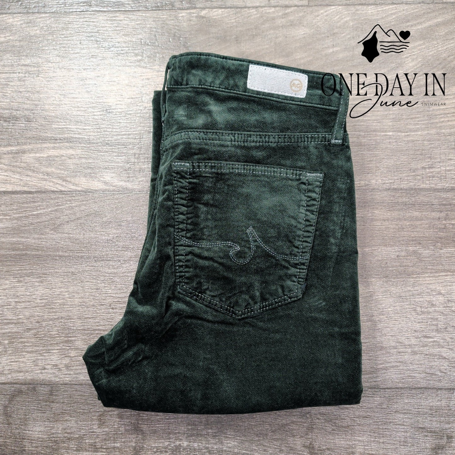 AG Adriano Goldschmied Velvateen Straight Leg Jeans Size 4 (27)