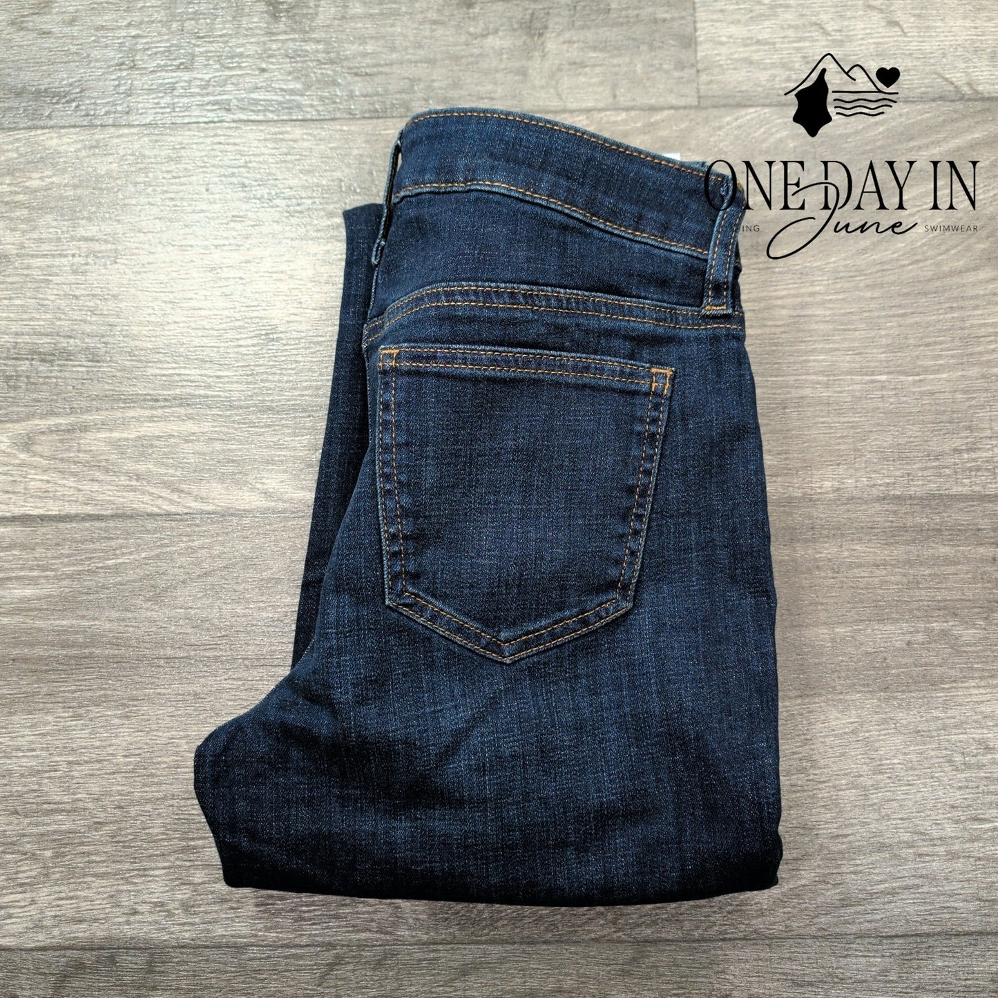 Chico's Girlfriend Slim Leg Jeans Size Chico's 00 (2)