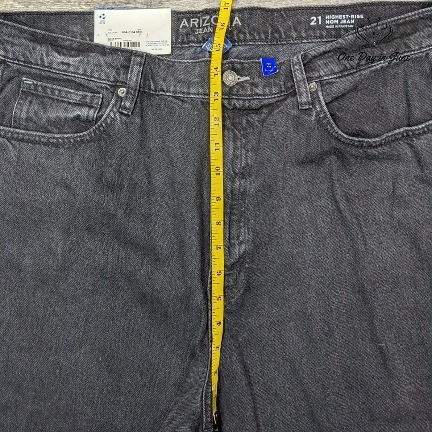 Arizona Jean Co. Juniors Highest Rise Mom Jeans Size 21