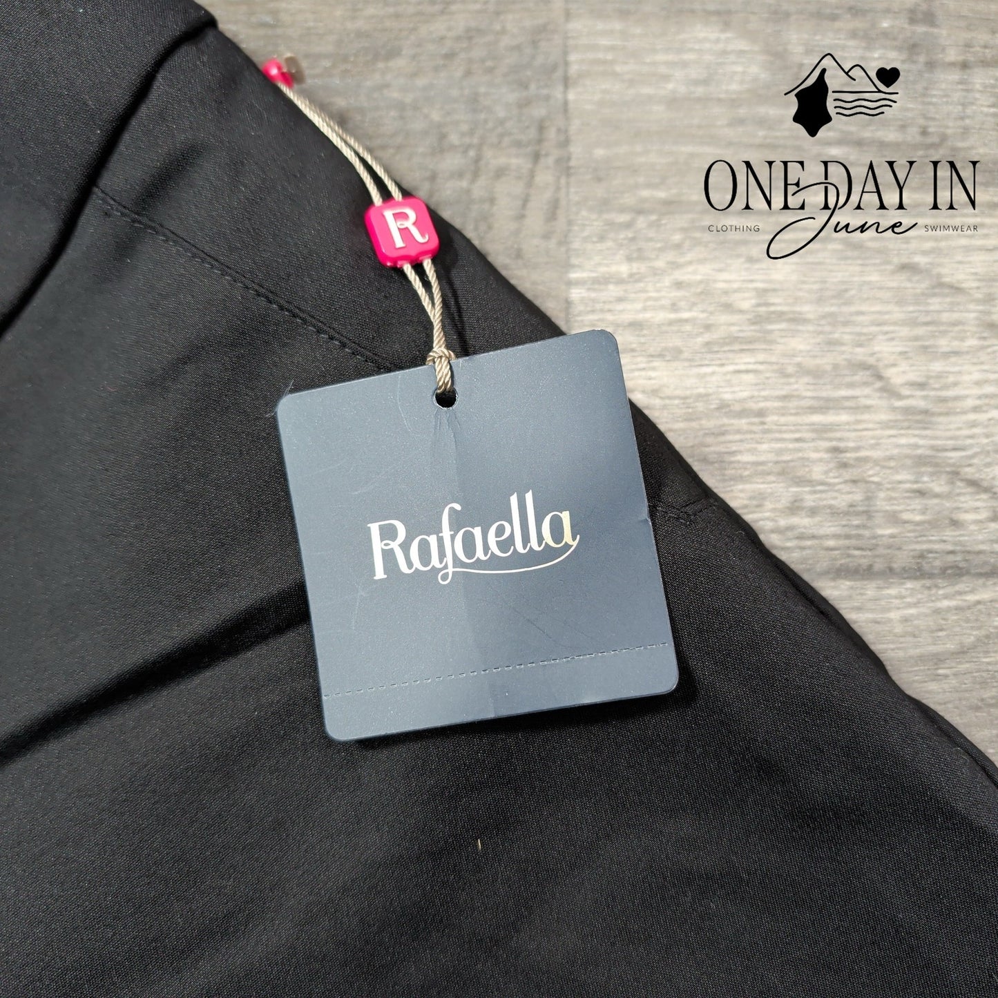 Rafaella Curvy Shorts Size 6