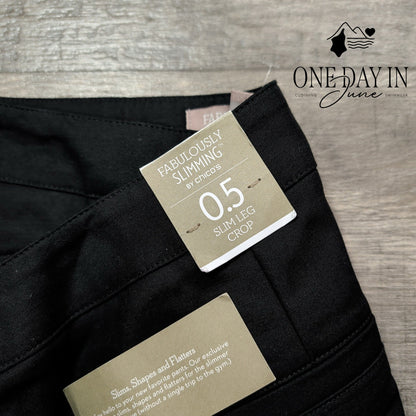 Chico's Fabulously Slimming Crop Pants Size Chico's .5 (6)