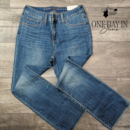 Chico's Girlfriend Kick Flare Jeans Size Chico's 00 (2)
