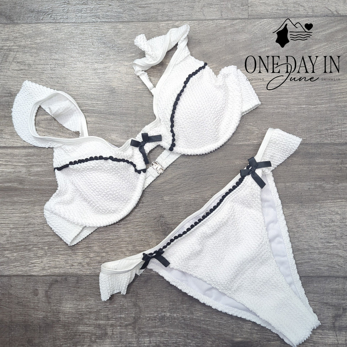 CharmLeaks Smocked Underwire Ruffle Bow Bikini Swimsuit White Black Size L