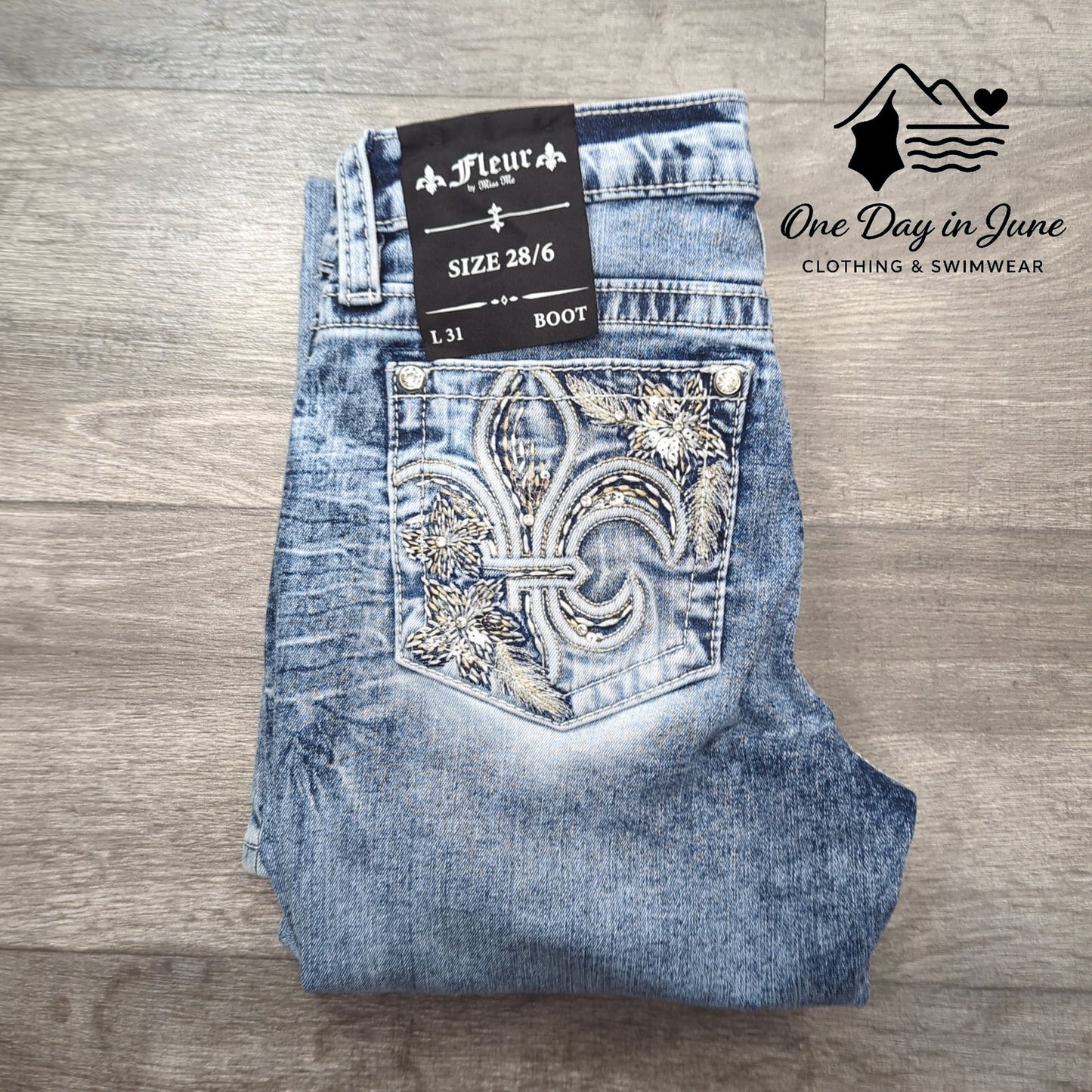 Miss Me Fleur Boot Cut Jeans Size 28 (6)
