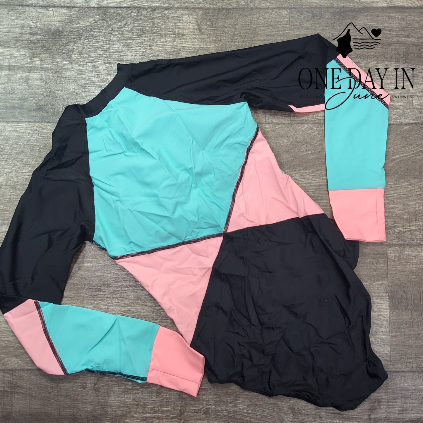 CharmLeaks Long Sleeve Rash Guard One Piece Swimsuit Size S