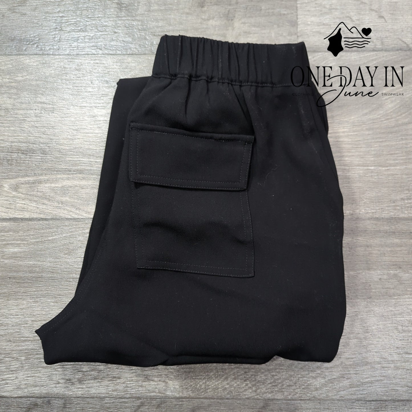 Express Mid Rise Ankle Cargo Pants Size M