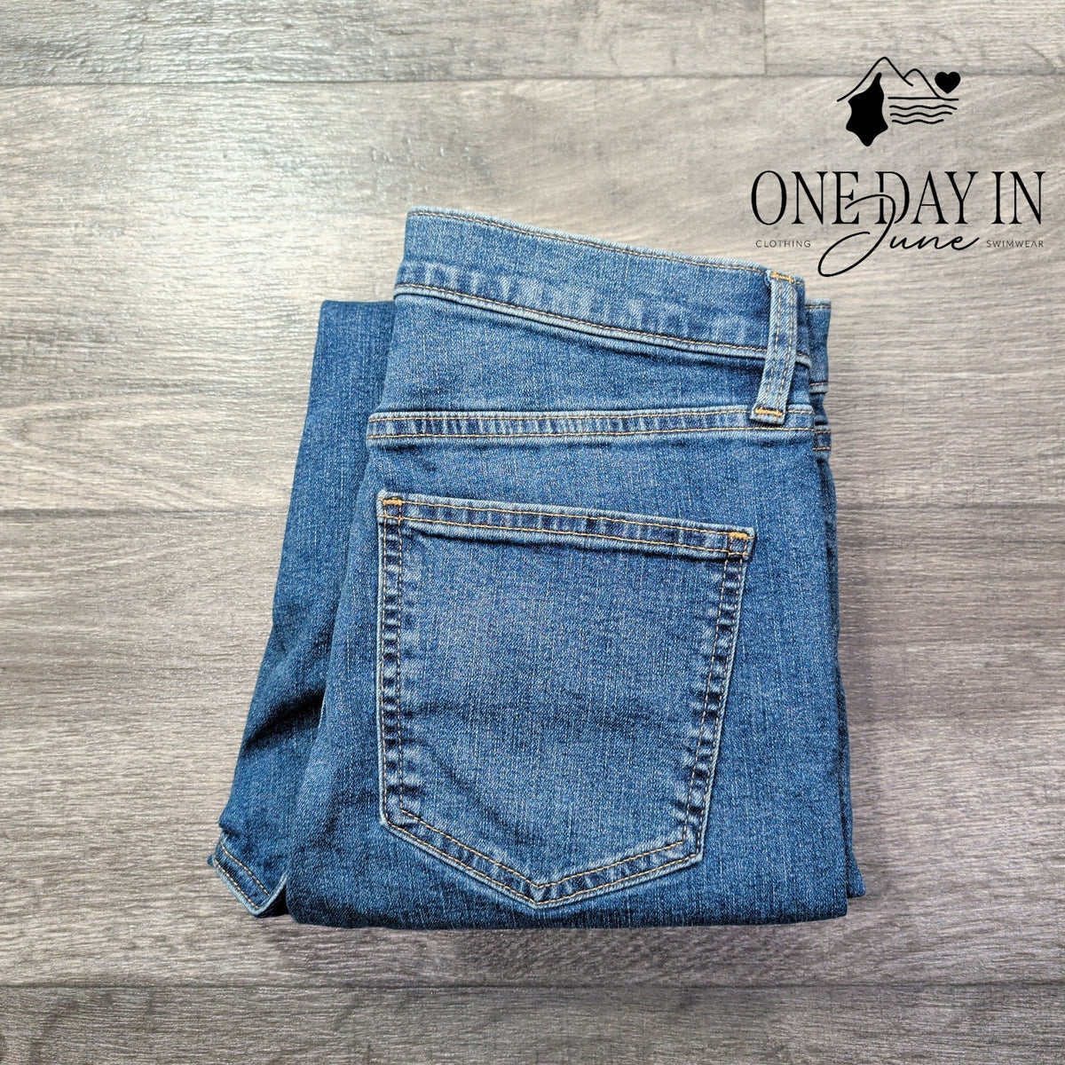 Gap High Rise Capri Skinny Jeans Medium Indigo NWT Size 4 (27)