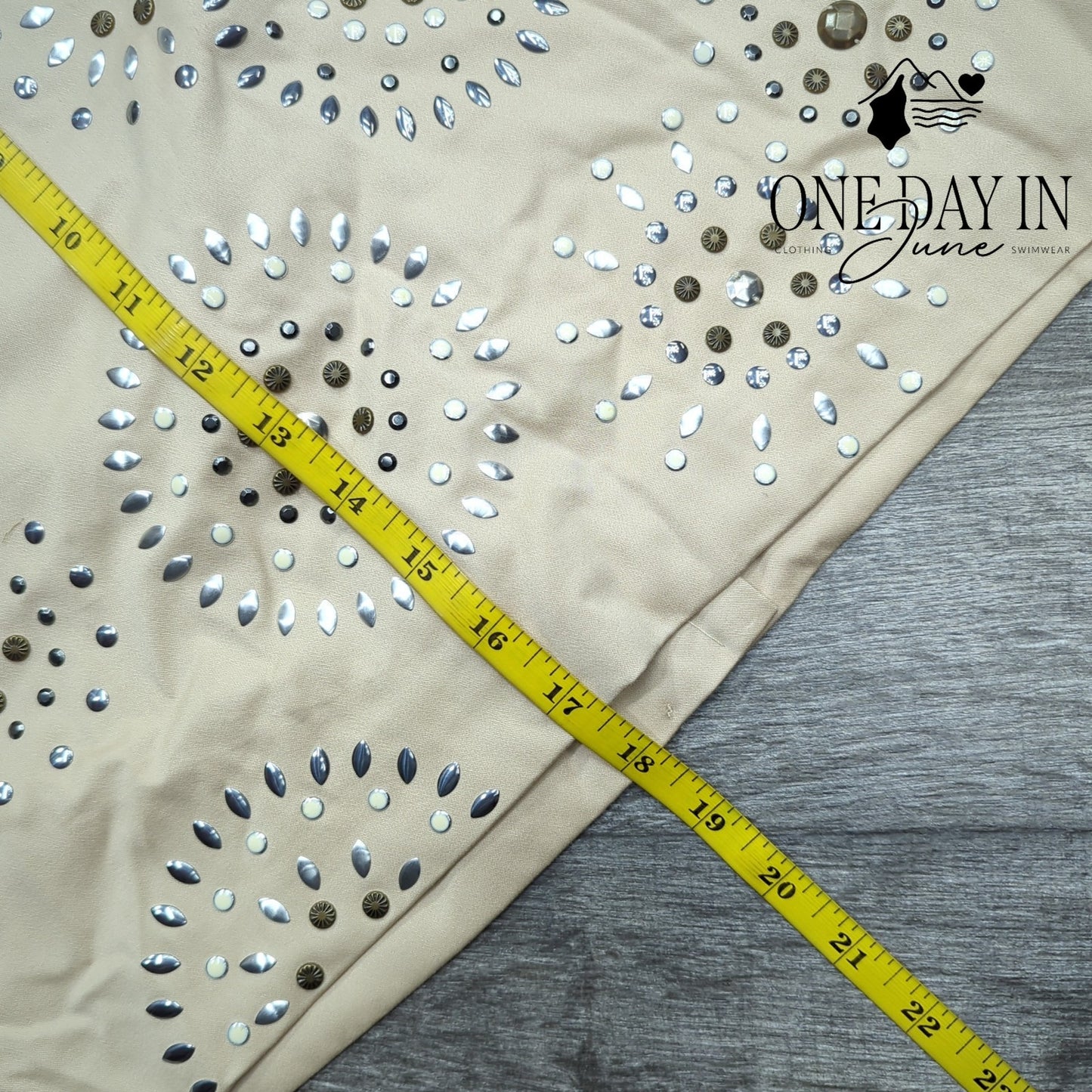 White House Black Market Beaded Mini Skirt Size 0