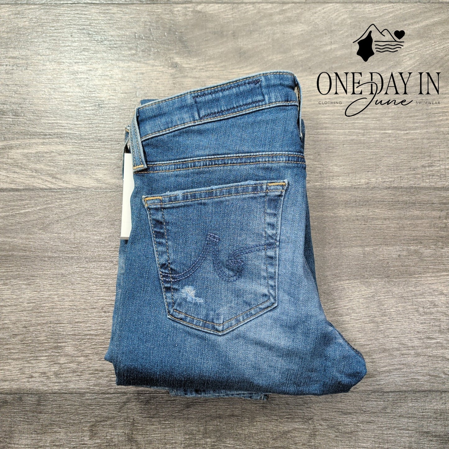 AG Adriano Goldschmied The Stilt Crop Jeans Blue Cigarette NWT $215 Size 4 (27)