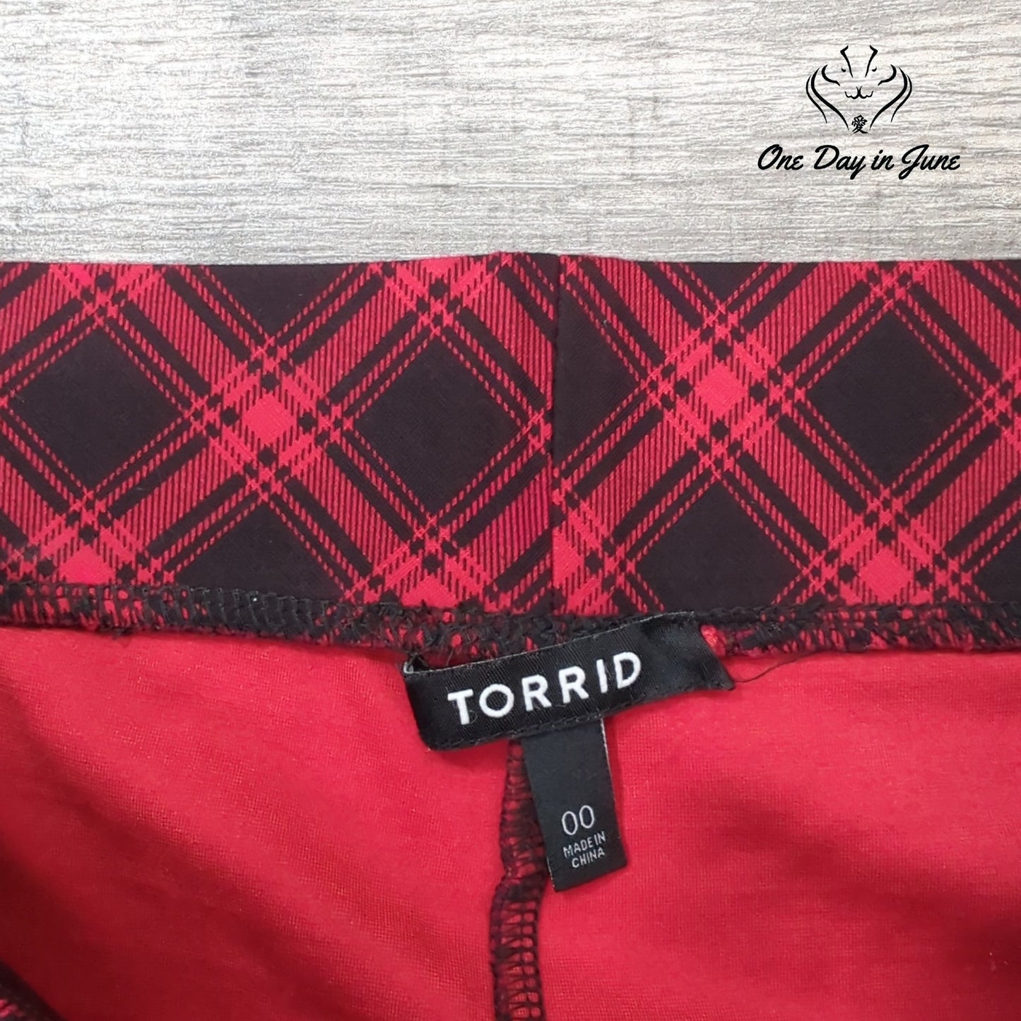 Torrid Pencil Skirt Size 00 (M/L)