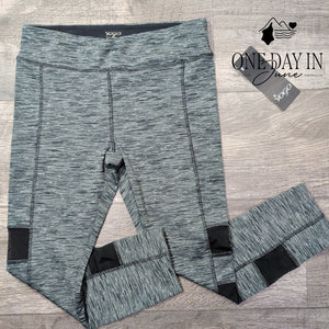 Vogo Athletica Moisture Wicking Space Dye Yoga Leggings Gray Black NWT Size M