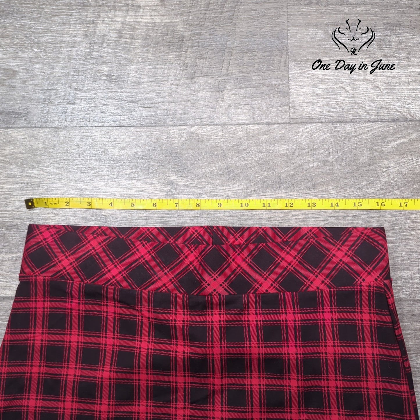 Torrid Pencil Skirt Size 00 (M/L)