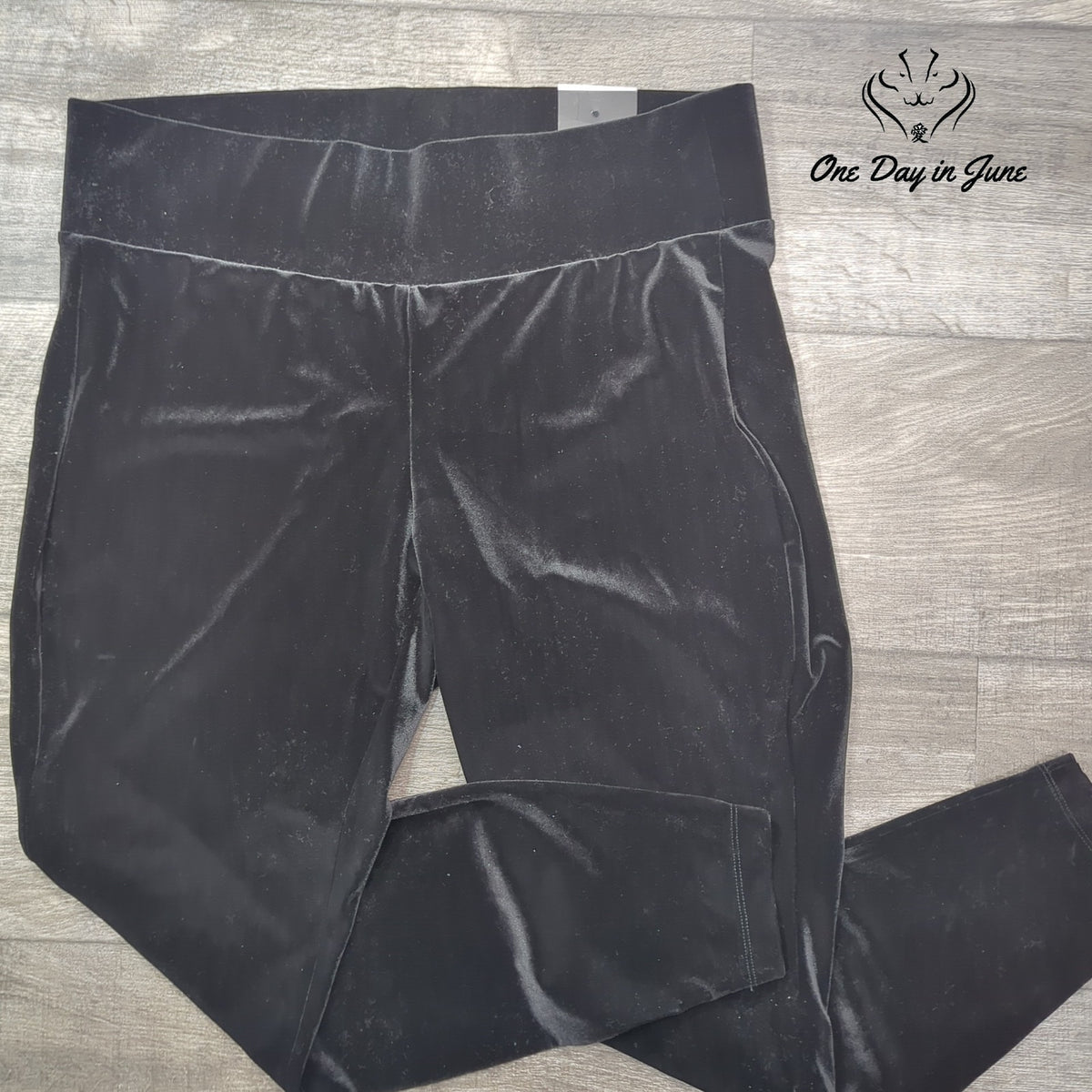 Torrid Velvet Pixie Skinny Pants Black Pull On NWT Size 1X
