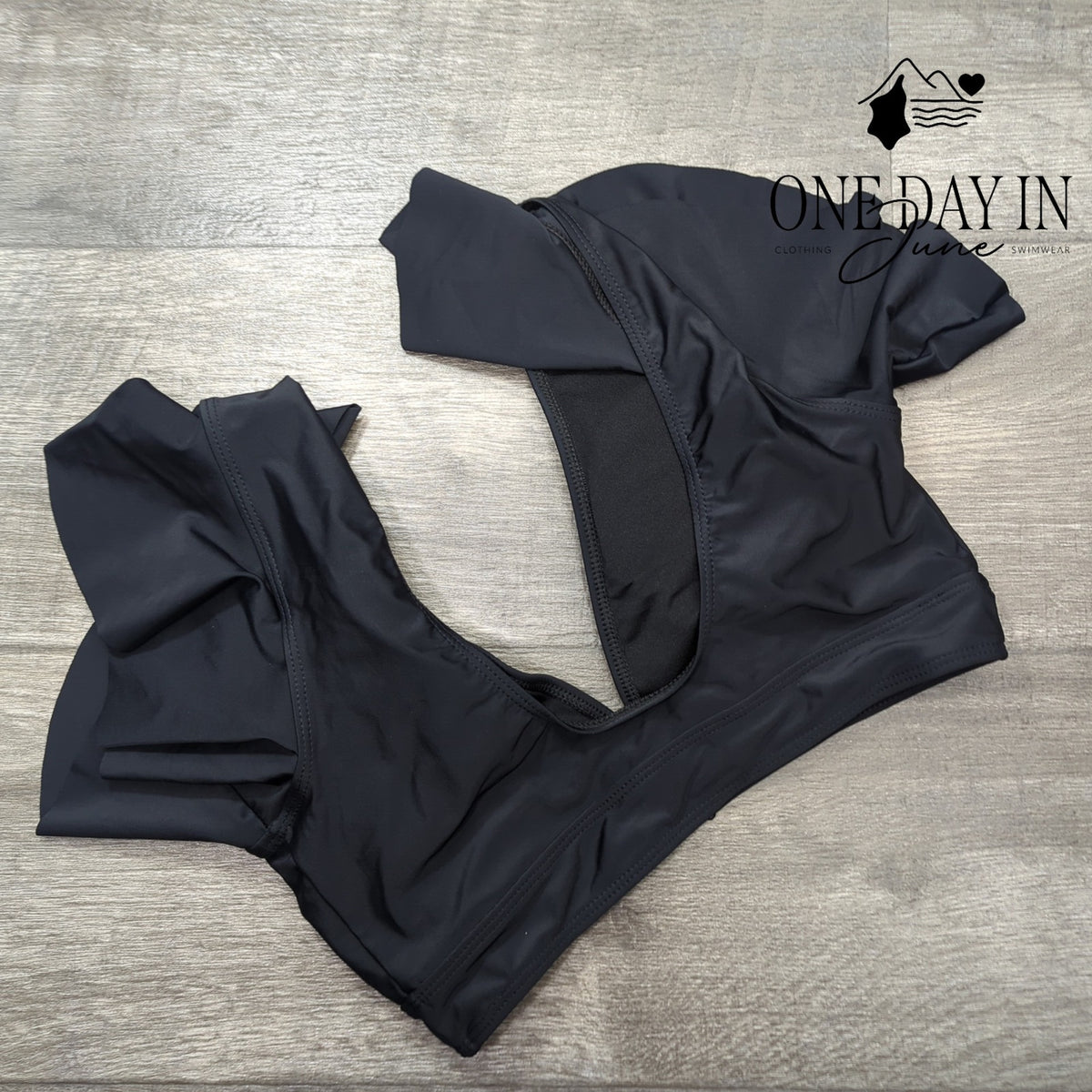 Sporlike Black Ruffle Bikini Top Double Strap NWT Size M