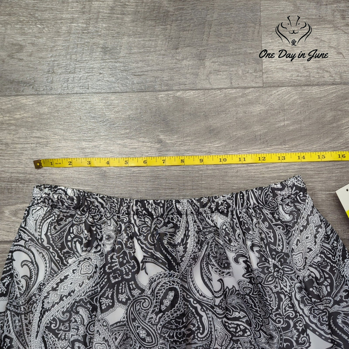 Kim Rogers Pull On Midi Skirt Black White Paisley Print NWT Size M