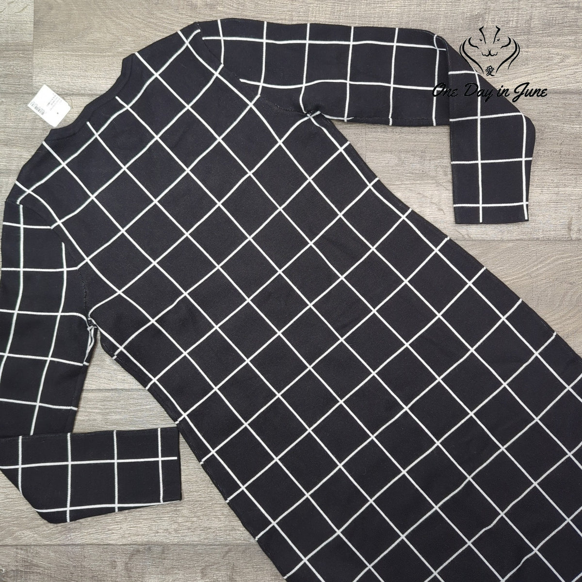 Saks Fifth Avenue Windowpane Plaid Long Sleeve Knit Sweater Dress NWT Size S