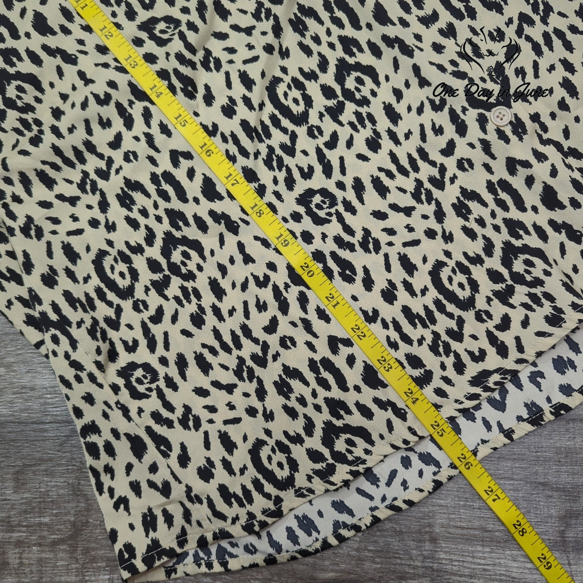 Ascot and Hart Leopard Animal Print Button Down Blouse Beige NWT Size XL