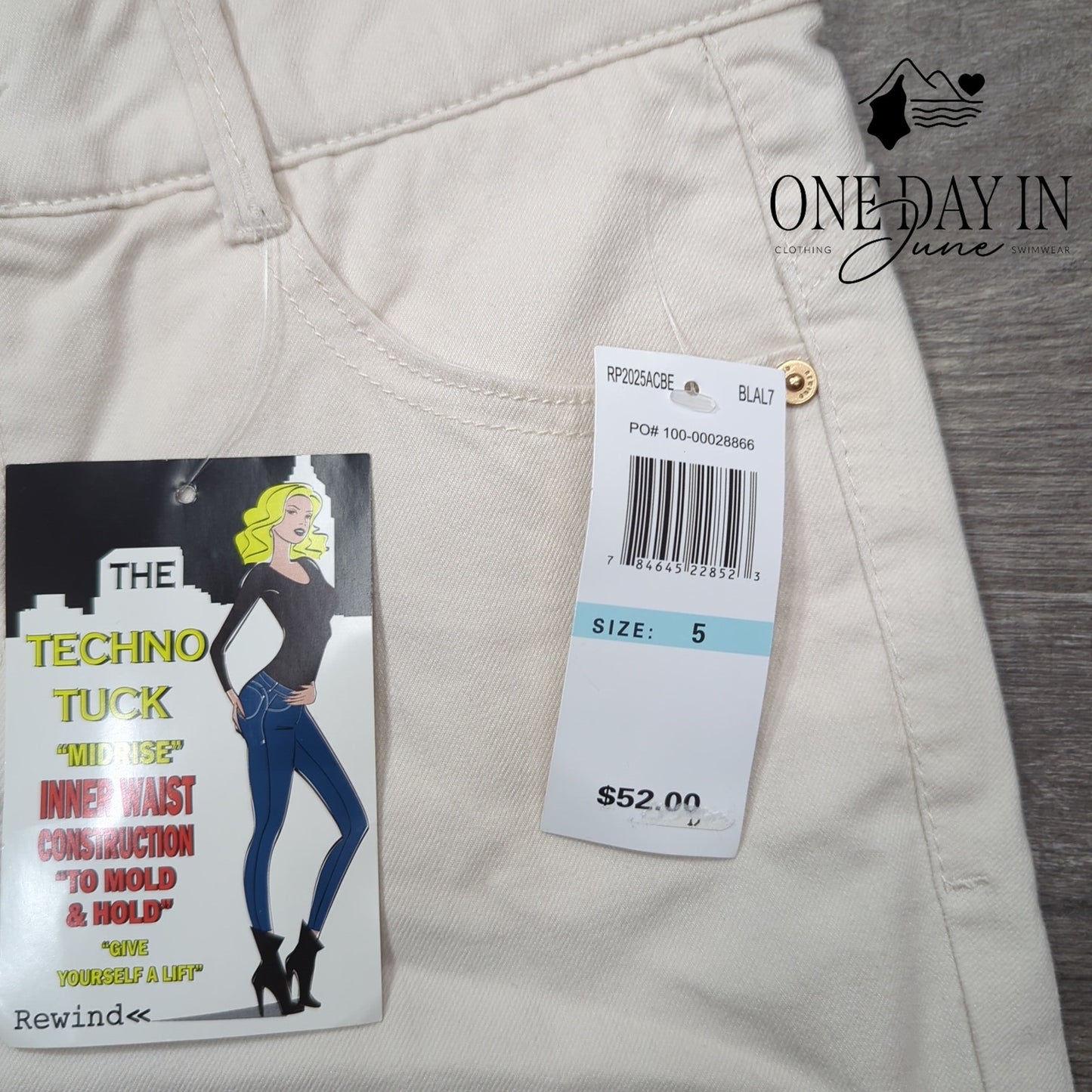 Rewind Juniors Mid Rise Techno Tuck Jeans Size 5
